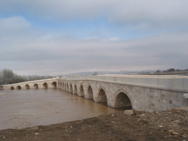 Eğri Köprü