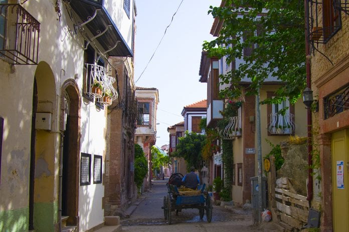 Ayvalık sokakları