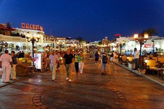 Merkezi konumu sayesinde gece hayatının tadını çıkarabilirsiniz