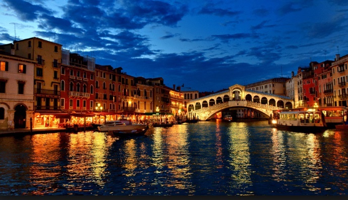 Rialto Köprüsü