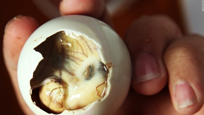 Bir Garip Sokak Lezzeti Balut