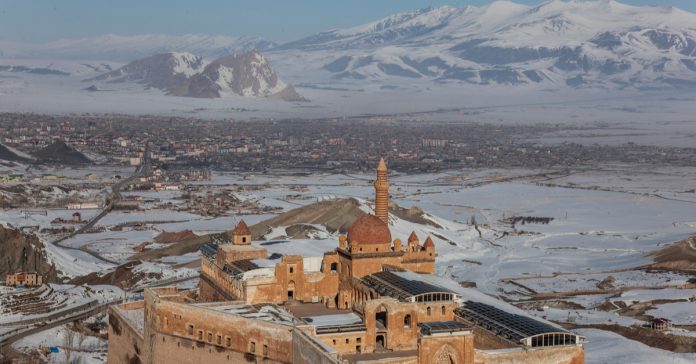 Ağrı'nın Tarihi Yerleri | 8 Tarihi Turistik Nokta | Fixbilet Blog