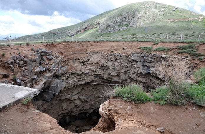 Göktaşı (Meteor) Çukuru