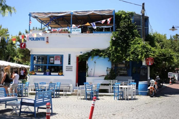 Polente Cafe & Bar