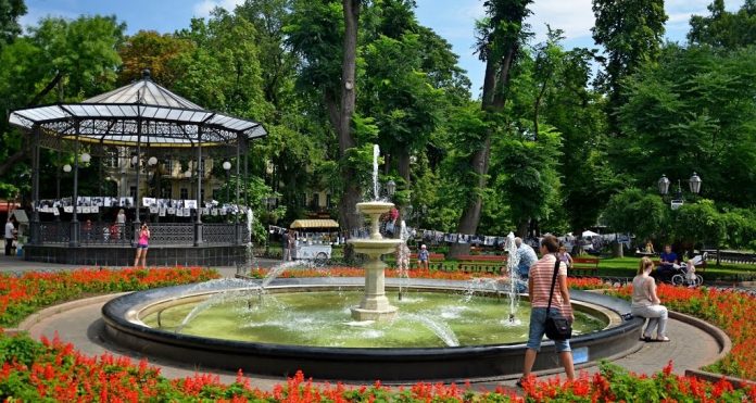Odessa Şehir Bahçesi