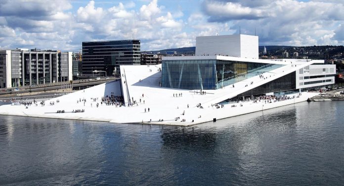 Oslo Opera Binası