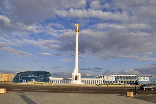 Kazak Eli Anıtı