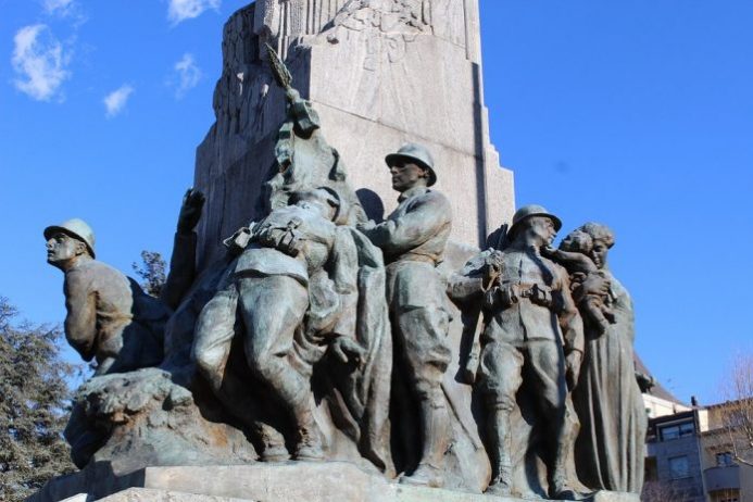Savaş Anıtı