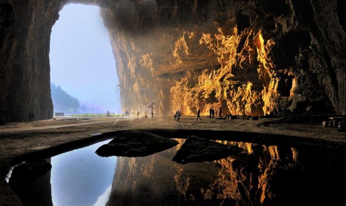 Tenglong Mağarası