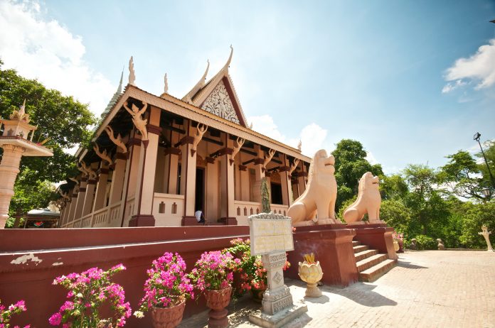 wat phnom temple