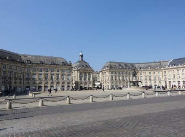 Place de la Bourse Meydanı