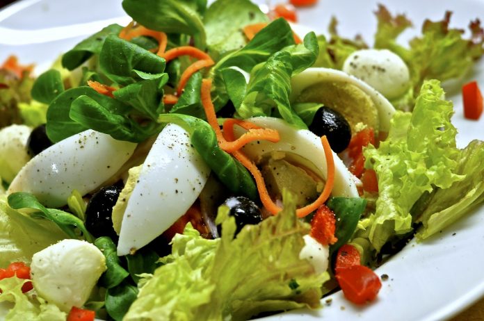 Şiraz Salatası
