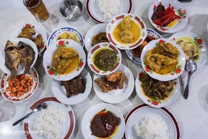Jakarta Yemekleri Jakarta'da ne yenir? Ne içilir?