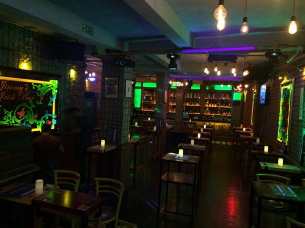 Jimmy's İrish Bar