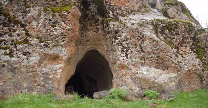 kübik mağarası