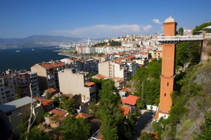Tarihi Asansör Binası, İzmir