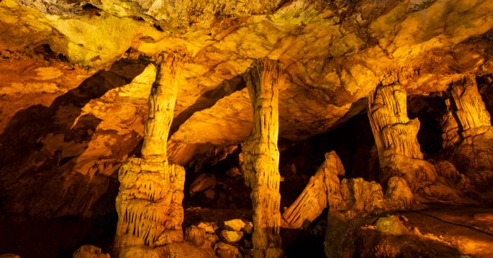 ağcaçal mağarası