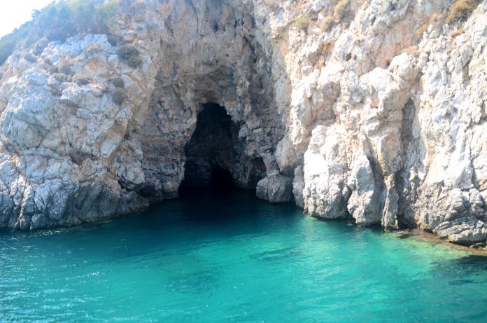 Mağaralar Bölgesi