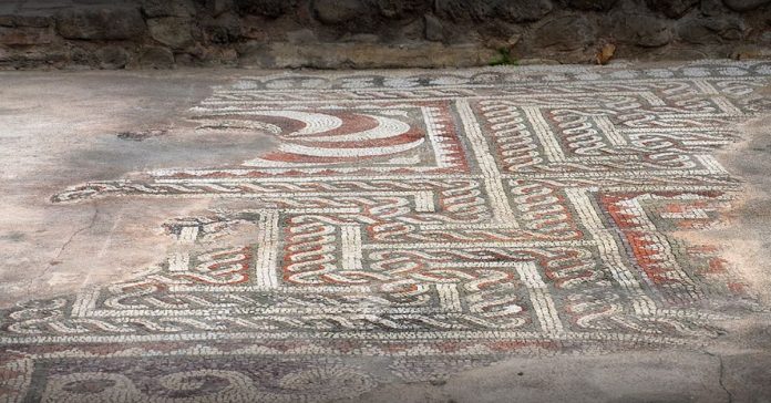 tiran mozaiği