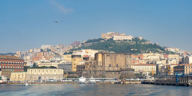 Napoli Tarihi Yerler