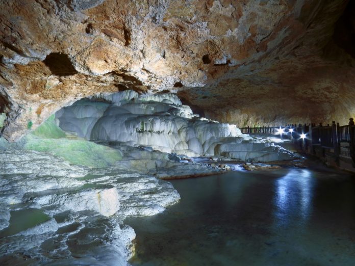 Pamukkale Kaklık Mağarası
